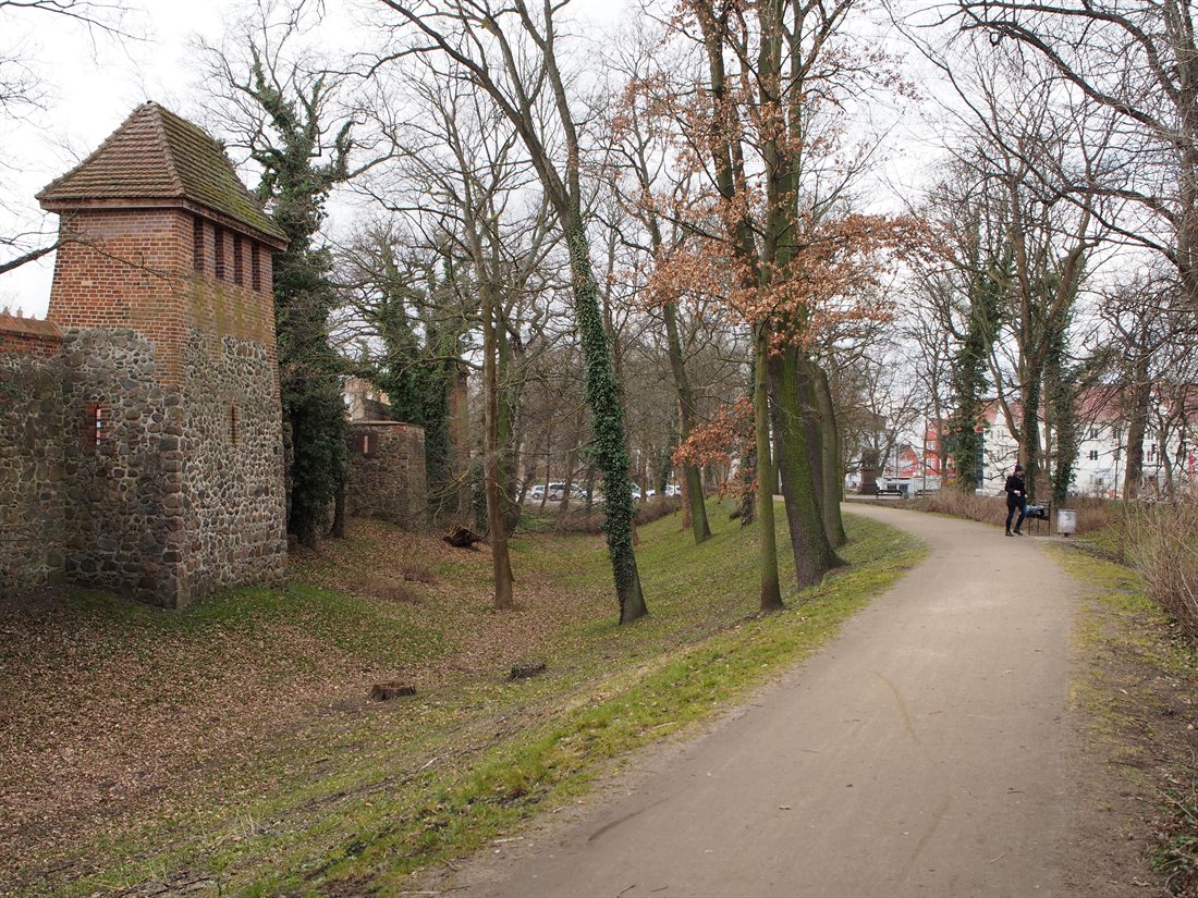 Jeden z wiekhausov v neubrandenburskej hradbe